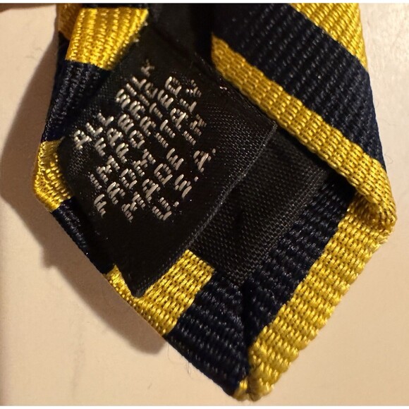 Carson Pirie Scott Men’s Silk Necktie Tie Yellow & Blue Striped Business Office - Picture 3 of 4